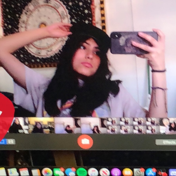 Meet your Posher, Yaileen - Picture 1 of 1